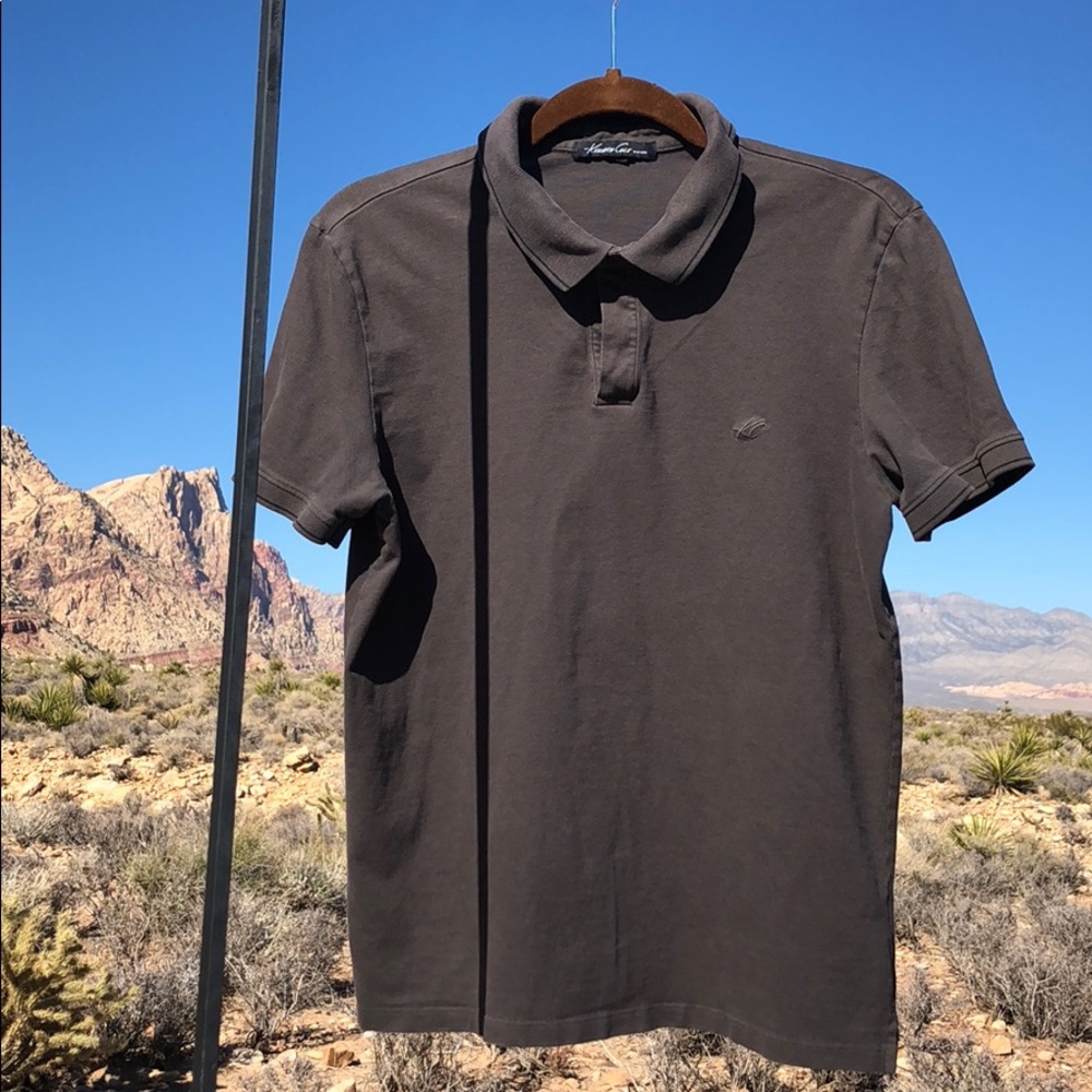 SOLD!KENNETH COLE Men’s Polo shirt.